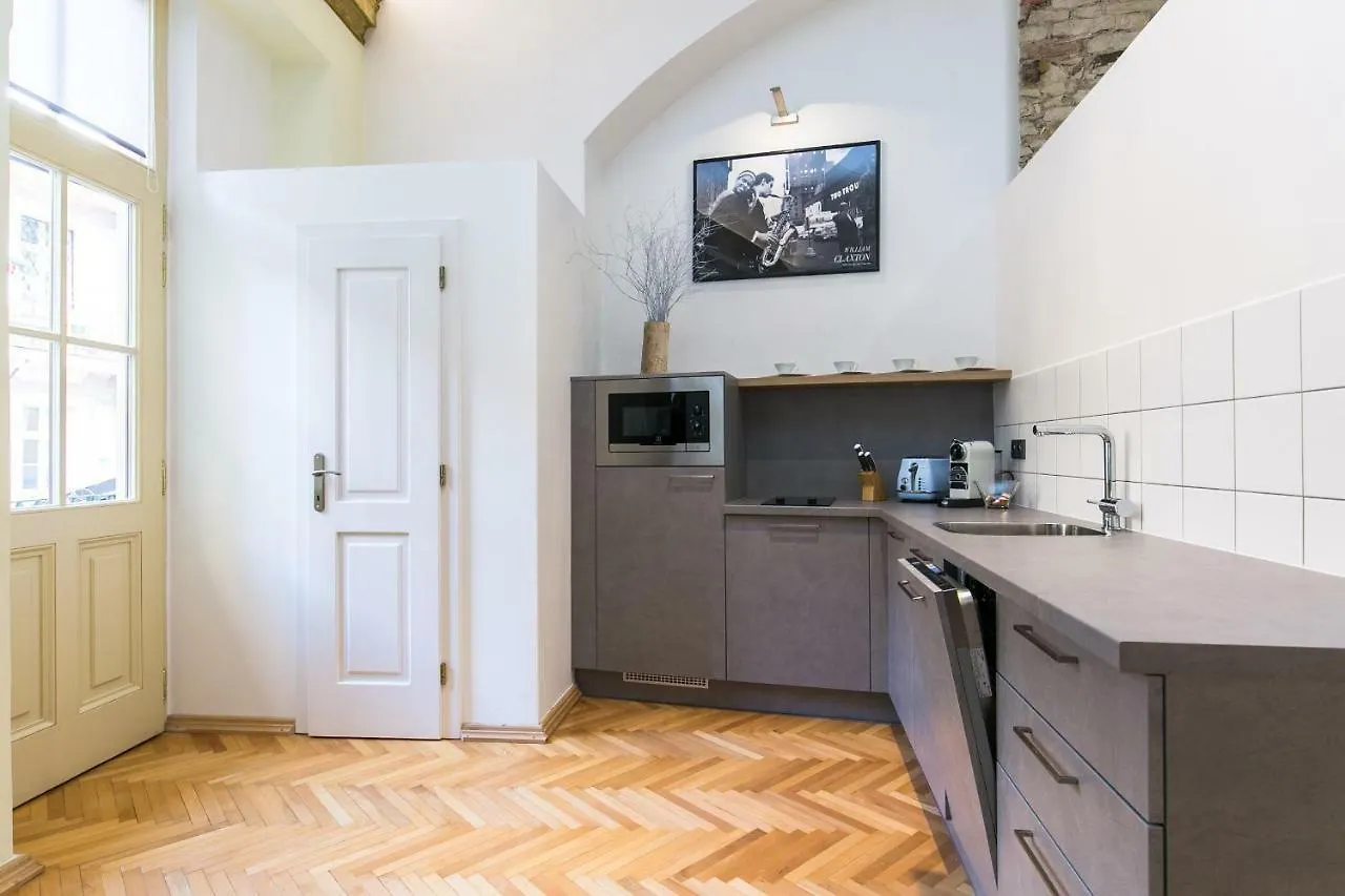Apartment Nebovidy I - Historic Centre - Terrace - Air Conditioning Prague