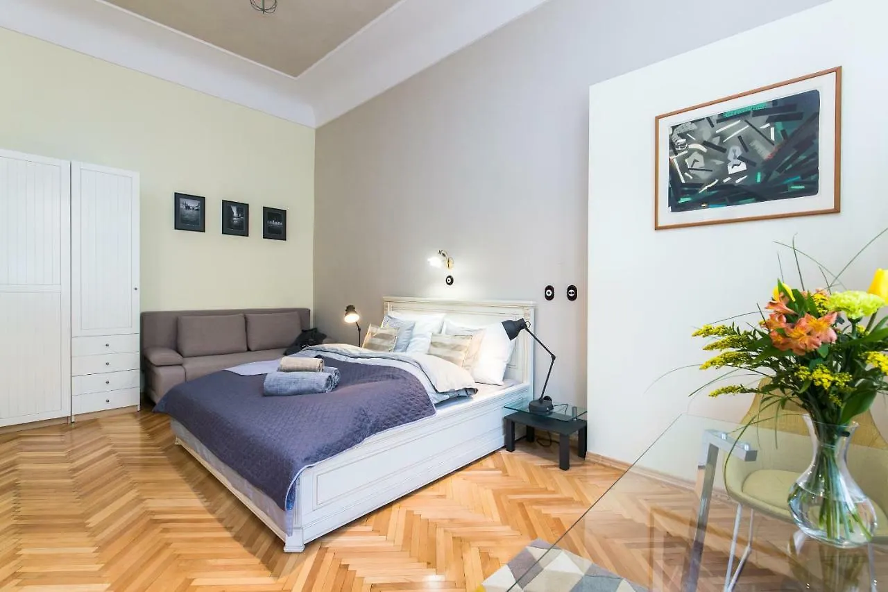 Apartment Nebovidy I - Historic Centre - Terrace - Air Conditioning Prague 0*,