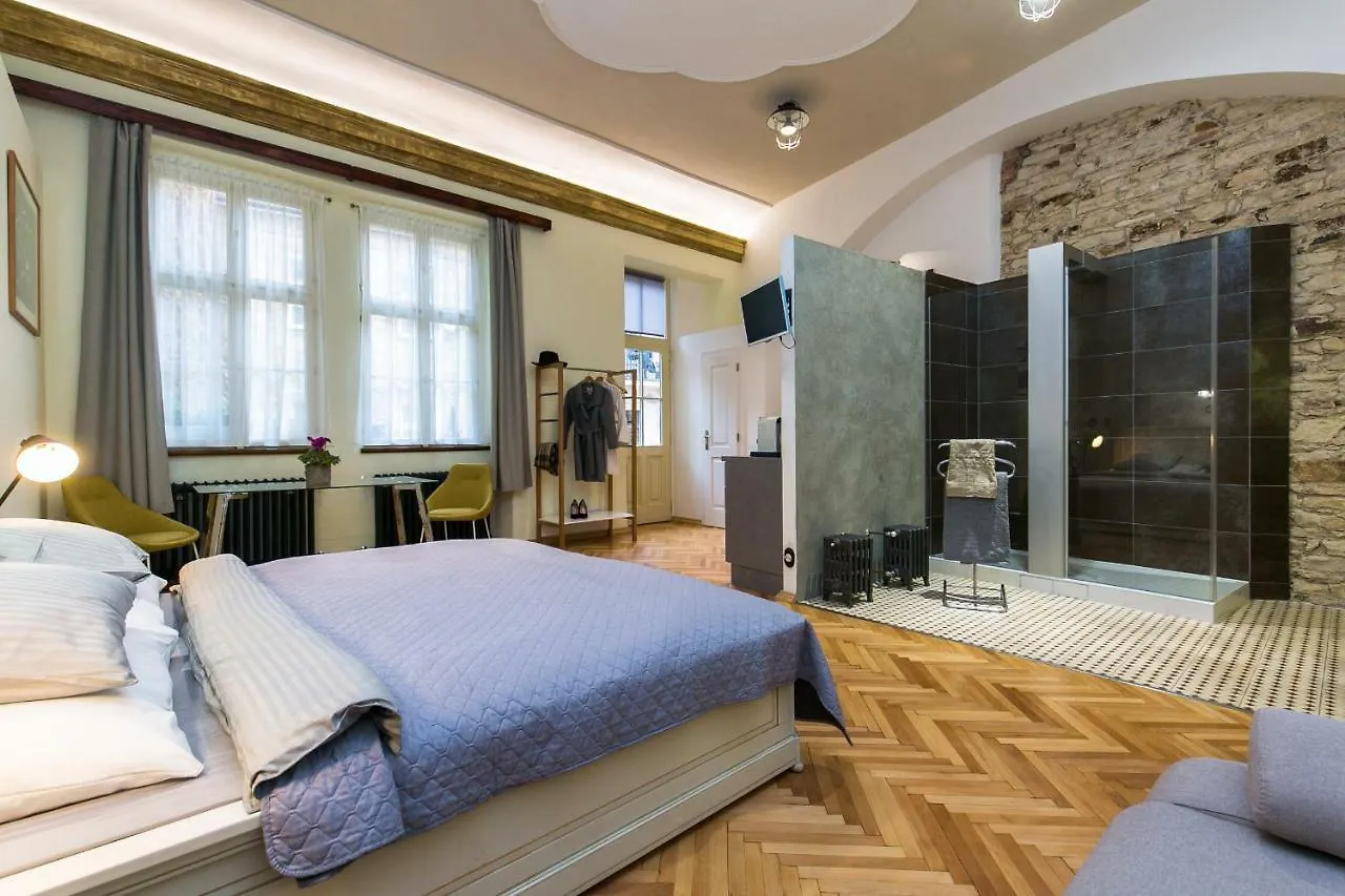 Apartment Nebovidy I - Historic Centre - Terrace - Air Conditioning Prague